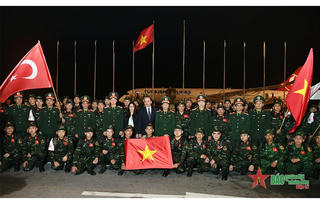 Hình ảnh Đoàn quân đội Việt Nam sang Thổ Nhĩ Kỳ khắc phục thảm họa động đất