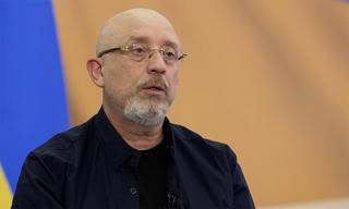 Bộ trưởng Quốc phòng Ukraine xin lỗi