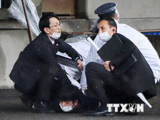 Sửng sốt trước mức độ bảo vệ hạn chế đối với Thủ tướng Nhật Bản