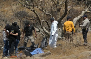 Mexico phát hiện 45 chiếc túi đựng thi thể người 