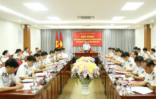 Phó Chính ủy Cảnh sát biển ghi nhận những nỗ lực của Vùng cảnh sát biển 4 