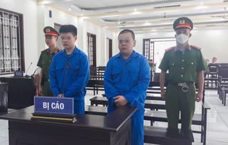 Hai thanh niên vận chuyển thuê ma túy lãnh 37 năm tù
