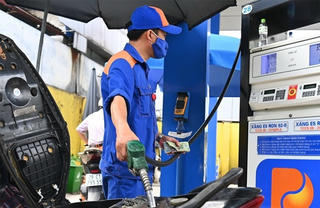 Tăng giá xăng lên mốc gần 25.750 đồng/lít từ 16h hôm nay