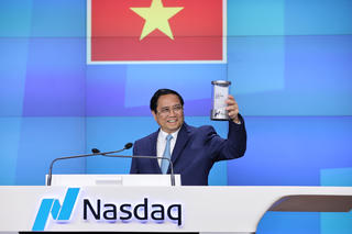Thủ tướng rung chuông tại Sàn chứng khoán NASDAQ, kêu gọi các nhà đầu tư Hoa Kỳ