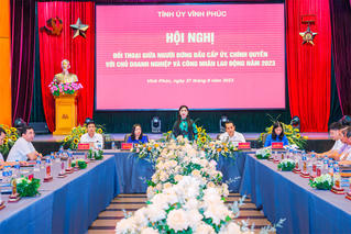 Bí thư Tỉnh ủy Vĩnh Phúc đối thoại với doanh nghiệp và công nhân lao động