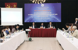 Hoàn thiện thể chế tạo động lực phát triển nhanh và bền vững đất nước trong điều kiện mới