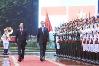 Chủ tịch nước chủ trì lễ đón Tổng thống Indonesia thăm cấp Nhà nước tới Việt Nam