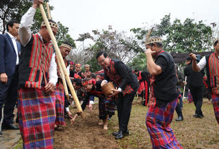Chủ tịch nước dự Ngày hội sắc xuân trên mọi miền Tổ quốc