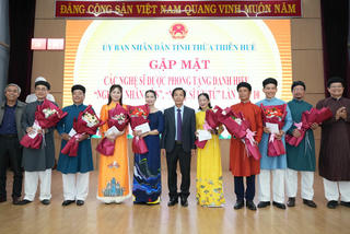 Tôn vinh nghệ sĩ tỉnh Thừa Thiên Huế được phong tặng danh hiệu NSND, NSƯT 