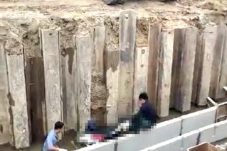 Phát hiện thi thể nam thanh niên cùng xe máy dưới cống nước công trình 