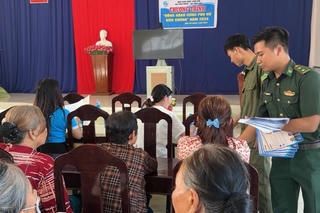 Đồn Biên phòng cửa khẩu quốc tế Vĩnh Xương đồng hành cùng phụ nữ biên cương