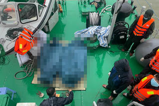 Phát hiện 2 thi thể trong tàu chìm trên Vịnh Hạ Long