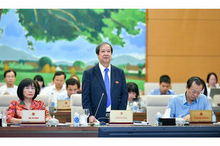 Đề xuất chi 9.200 tỷ đồng miễn học phí cho con giáo viên gây tranh cãi