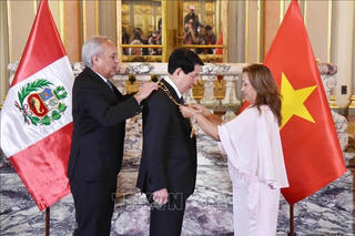 Tổng thống Peru trao tặng Huân chương 'Mặt trời Peru' cho Chủ tịch nước Lương Cường
