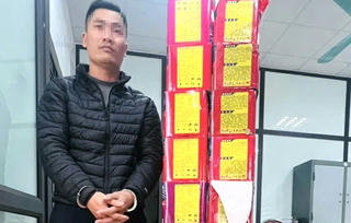 Khởi tố đối tượng vận chuyển 74kg pháo hoa nổ