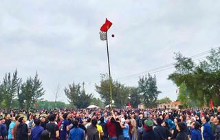 Độc đáo lễ hội cướp cù bên bờ sông Gianh 