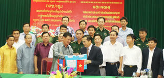 Gần 800 người di cư tự do, kết hôn không giá thú của Nghệ An được ở lại tỉnh Lào