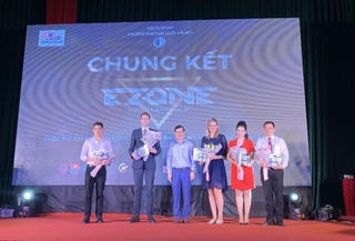 Giảng viên Đại học Luật Hà Nội tỏa sáng trong đêm chung kết cuộc thi nói tiếng Anh
