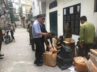 Hà Nội: Bắt lượng lớn hàng hóa giả mạo xuất xứ