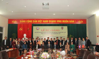 Bế giảng Lớp bồi dưỡng kỹ năng xây dựng văn bản cho giảng viên nước CHDCND Lào