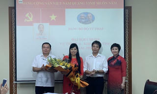 Phát huy tinh thần đoàn kết, nhất trí để xây dựng tổ chức Đảng vững mạnh