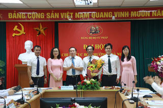 Chi bộ Cục Bồi thường Nhà nước: Phát huy tinh thần đoàn kết, thống nhất nội bộ