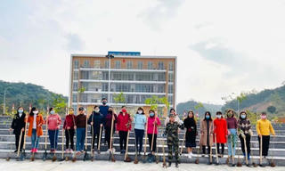 Trường Trung cấp Luật Tây Bắc hưởng ứng Tết trồng cây