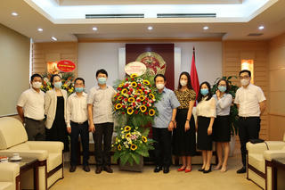 Thứ trưởng Nguyễn Thanh Tịnh chúc mừng Bộ Thông tin và Truyền thông nhân ngày 21/6