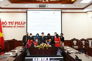 Nâng cao năng lực giải quyết tranh chấp thương mại và đầu tư ngoài Toà án tại Việt Nam