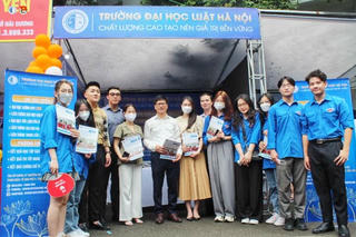 Trường Đại học Luật Hà Nội đồng hành cùng chương trình “Ngày hội Tư vấn tuyển sinh – hướng nghiệp 2022” 