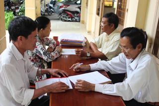 Chú trọng hỗ trợ nguồn lực để tăng cường năng lực tiếp cận pháp luật của người dân