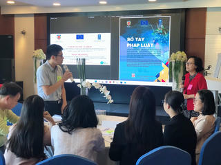 Nâng cao nhận thức pháp luật cho phụ nữ nghèo và đồng bào dân tộc thiểu số