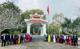 Sở Tư pháp Bắc Giang dâng hương, báo công nhân Kỷ niệm 40 năm Ngày thành lập