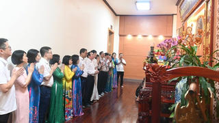 Dâng hương trước thềm Đại hội Công đoàn Bộ Tư pháp nhiệm kỳ 2023-2028