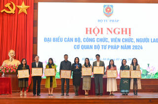 Thực hiện nghiêm túc, hiệu quả công tác dân chủ trong hoạt động của Bộ Tư pháp