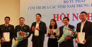 Chuyện về những người “tiên phong”, nhường bước cho lớp trẻ trong công cuộc tinh gọn bộ máy