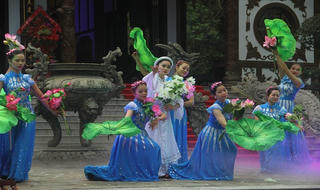 Khai hội Đền Huyền Trân