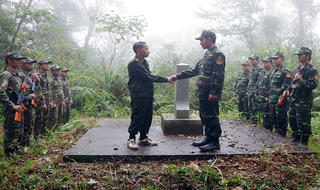 BĐBP ThừaThiên Huế phối hợp tuần tra song phương bảo vệ biên giới 	