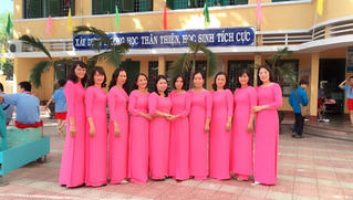 Miễn 100% giá vé tham quan di tích cho phụ nữ mặc áo dài truyền thống trong 3 ngày