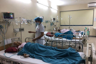 Hơn 70 người nhập viện sau bữa tiệc đám cưới