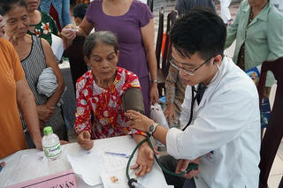 Khám sàng lọc miễn phí cho hàng ngàn trường hợp bệnh đái tháo đường và bệnh lý tuyến giáp 