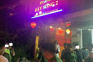 Phát hiện 25 người phê ma túy trong quán karaoke