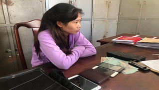 Mẹ đưa con nhỏ vào bệnh viện trộm tài sản
