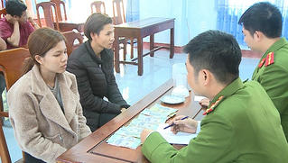 Cô gái mở sòng rủ rê 'con bạc' tới sát phạt 