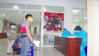 Trắng đêm tiếp nhận công dân về nước