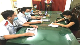 Tung tin máy bay phun thuốc diệt Covid-19, một phụ nữ bị phạt 10 triệu đồng