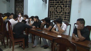 12 con nghiện trong quán karaoke mở giữa mùa dịch 