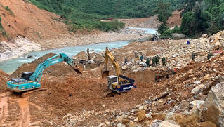 Nối lại công tác tìm kiếm những công nhân mất tích tại thủy điện Rào Trăng 3