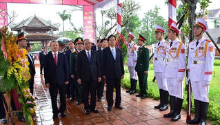 Thủ tướng dâng hương kỷ niệm 100 năm ngày sinh Chủ tịch nước Lê Đức Anh