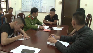 Truy bắt nhóm thanh, thiếu niên nửa đêm mang pháo ra đường đốt